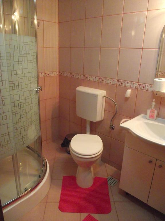 Cabana Piatra Runcului Vatra Moldoviţei Habitación foto